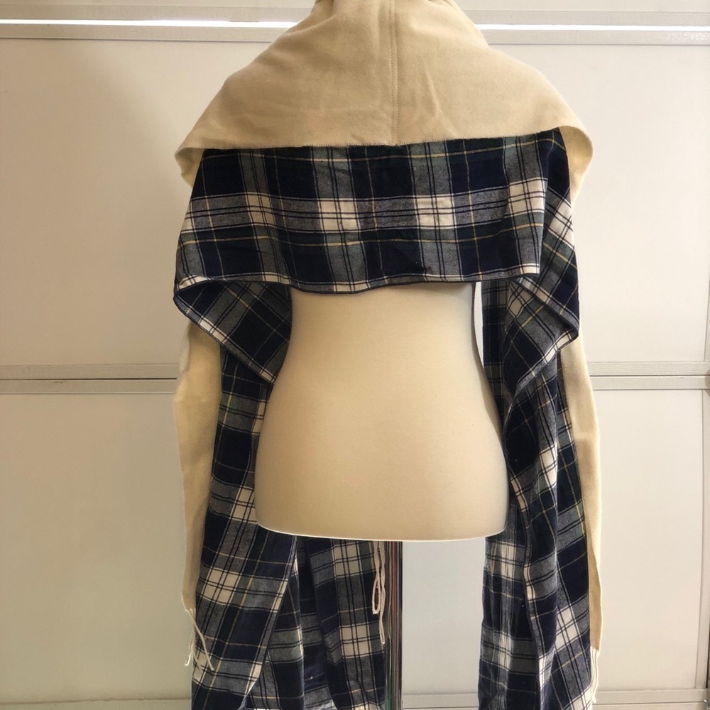 Donni Charm Donni Plaid Wool two layers Scarf 🧣 - Picture 8 of 9